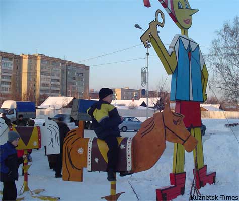 Kuznetsk-Times, Городская елка Кузнецка. Демин! Не морозь меня и моего коня...